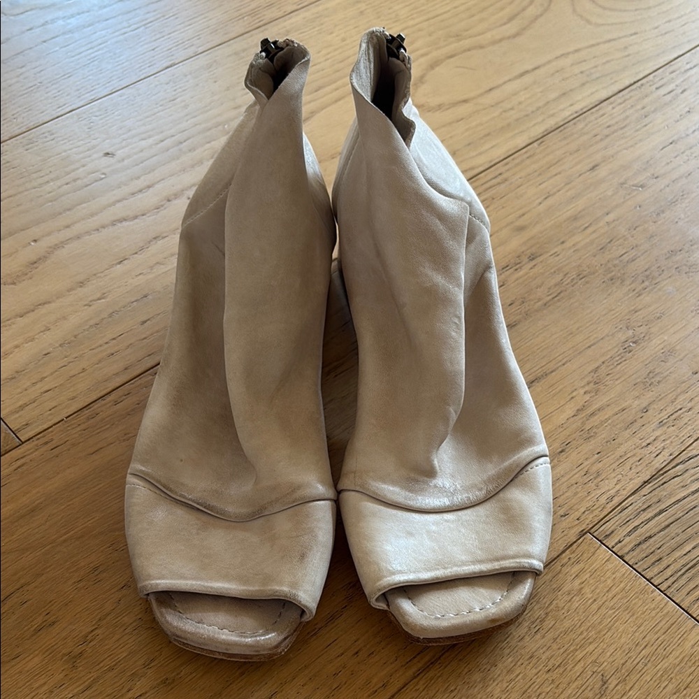 La Bottega di Lisa Italian leather cream heels / 40.5